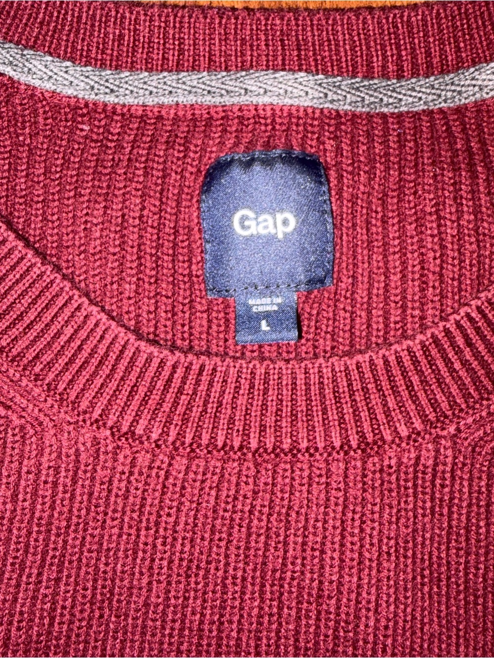 GAP Crewneck - Picture 2 of 2